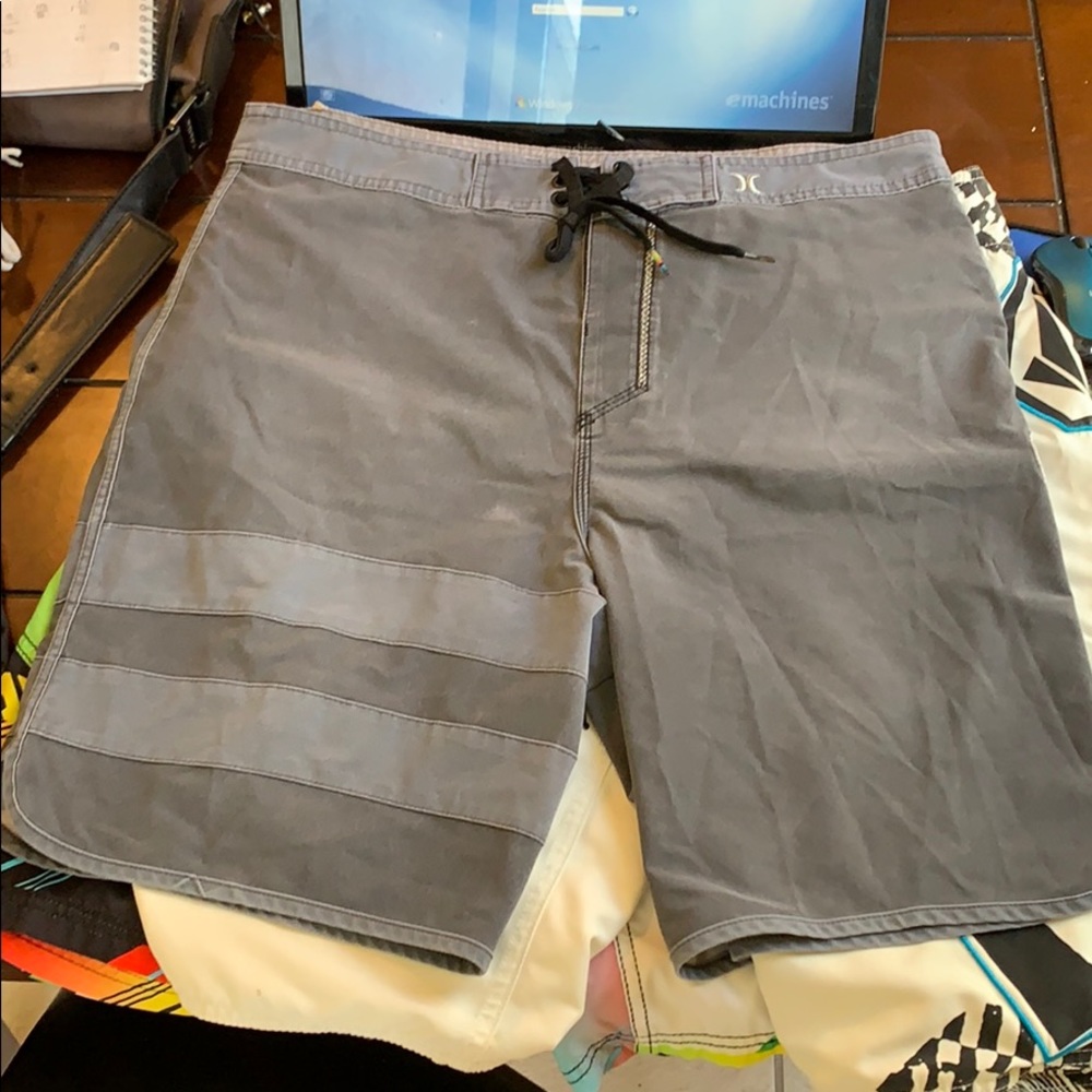 Hurley phantom board shorts size 34